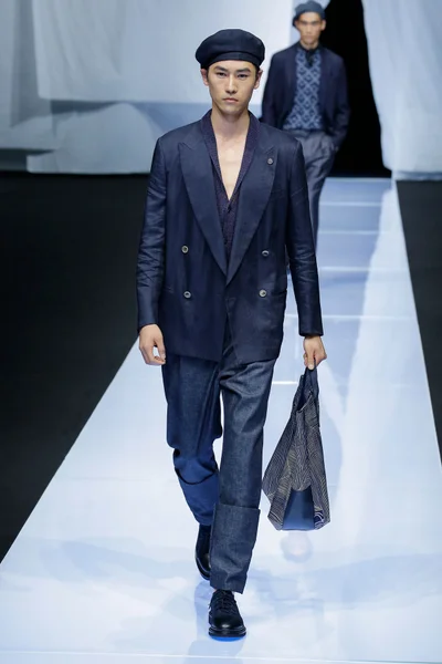 Look 18